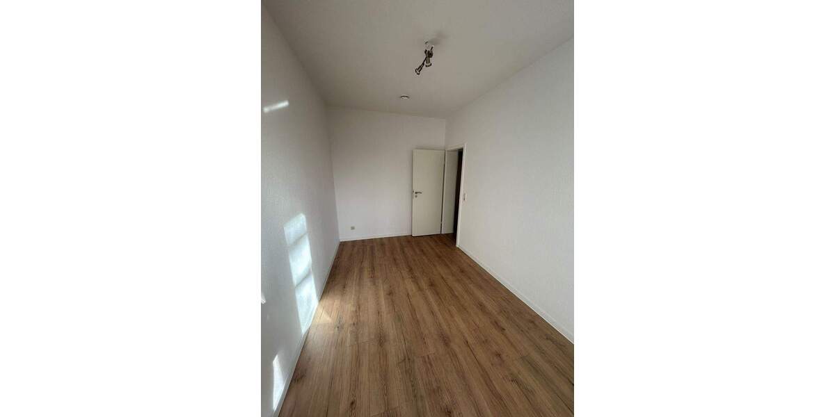 Etagenwohnung Plauen Stadtmitte - 3 Zimmer, 68 m&sup2;, 375&euro; | Angebot:26908740