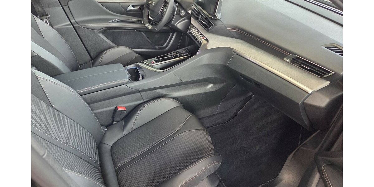 Peugeot 5008 GT 7 Sitze LED Autom. 16.678 km 24.000 &euro; Wilsdruff 01723