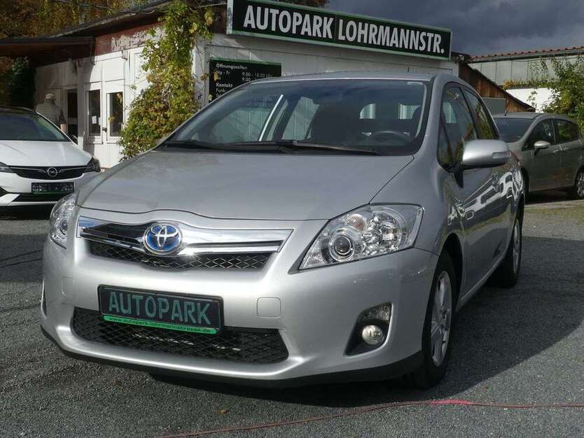 Toyota Auris 100.200 km 8.500 € Dresden 01237