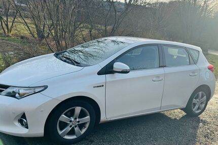 Toyota Auris 179.000 km 8.600 &euro; Kirchen 57555