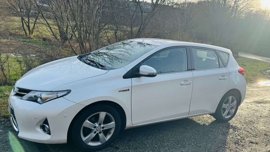 Toyota Auris 179.000 km 8.600 &euro; Kirchen 57555