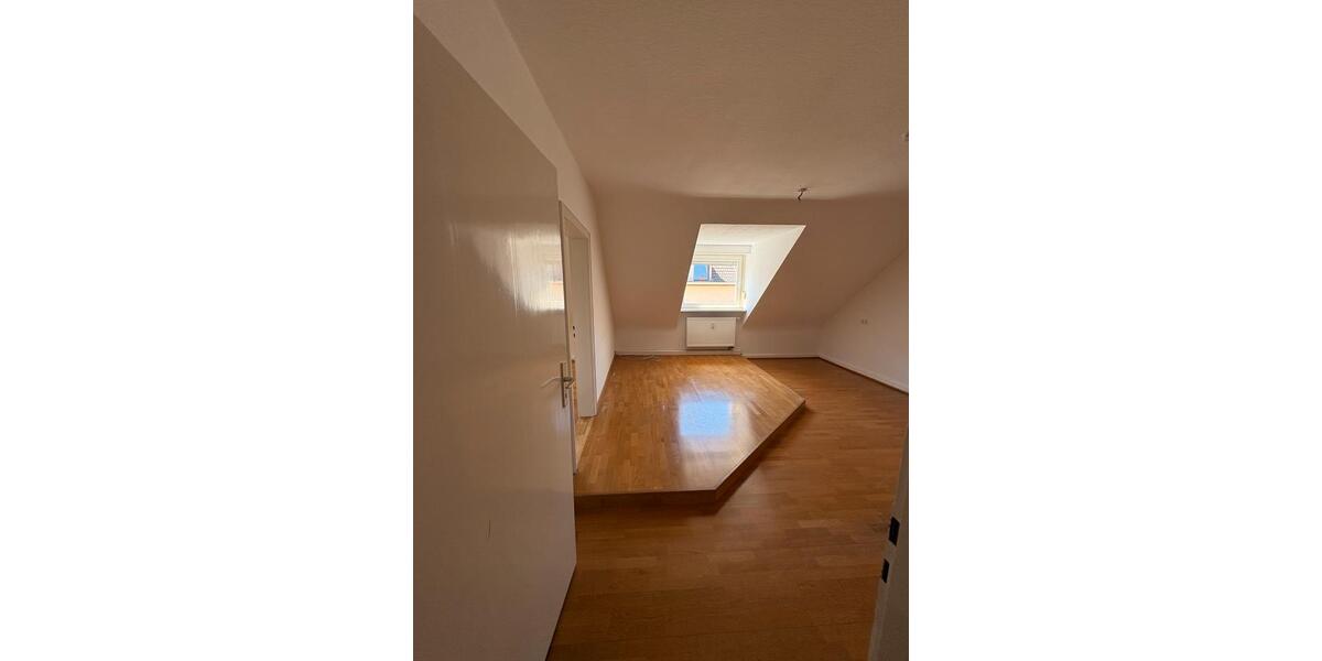 Dachgeschoßwohnung Speyer - 3 Zimmer, 77 m&sup2;, 860&euro; | Angebot:26678193