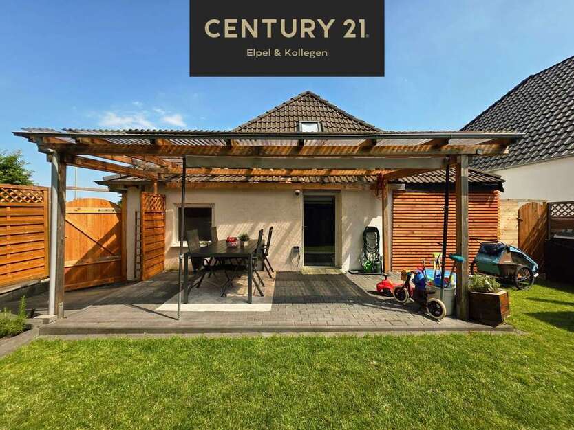 Haus zum Kaufen in Wilhelmshaven 117.400 € 139.7 m²
