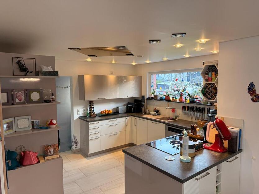Haus mit 165qm A+ mit WP, Klima, Smarthome 22KW PV, 17KW Speicher zimmer