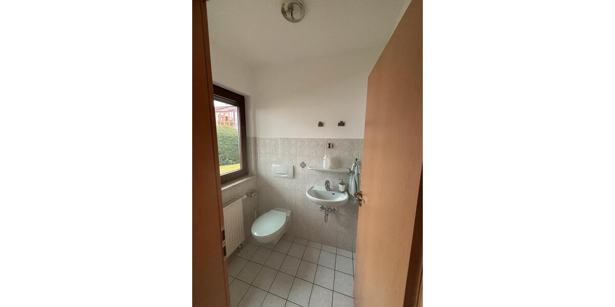 Einfamilienhaus Weimar (Lahn) - 5 Zimmer, 160 m&sup2;, 1.600&euro; | Angebot:25367732