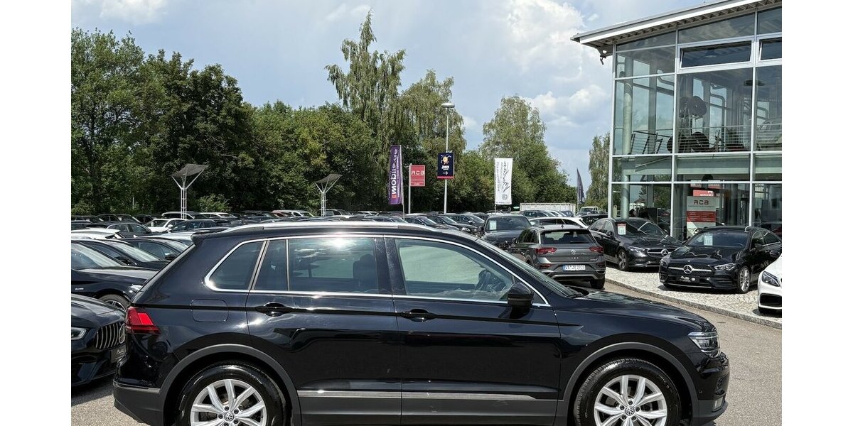 VW Tiguan 1.5 TSI Highline 360°/NAVI/CARPLAY/PANO 110.221 km 22.900 &euro; Villingen-Schwenningen 78054