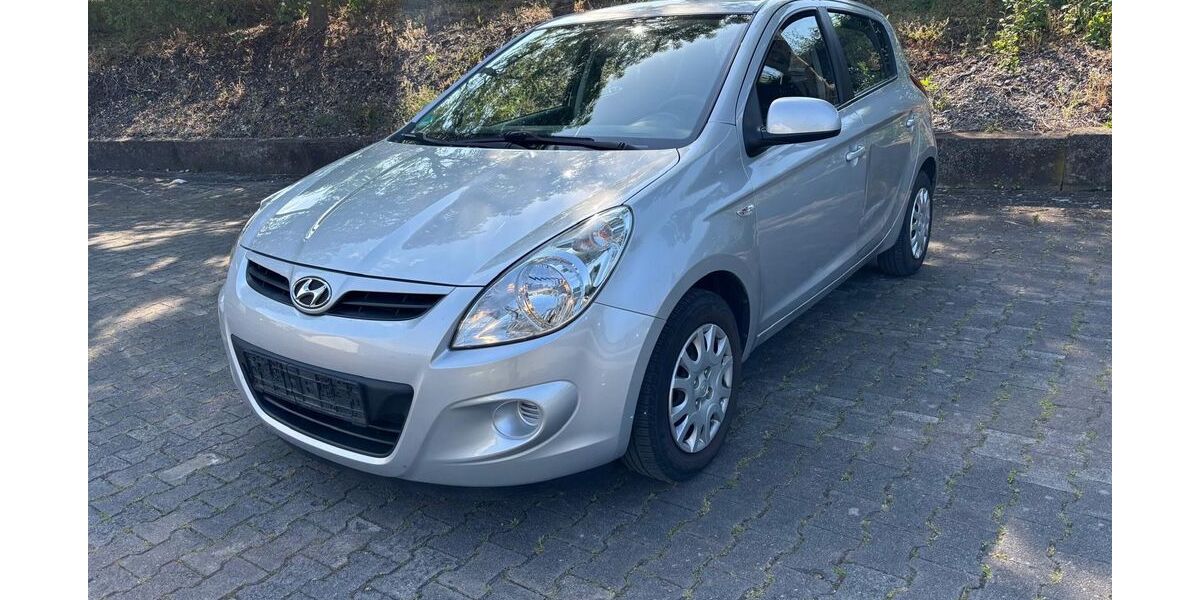Hyundai i20 169.520 km 1.399 &euro; München 81243