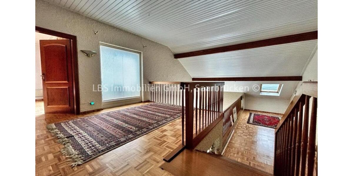 Einfamilienhaus Saarbrücken Neue Bremm - 7 Zimmer, 350 m&sup2;, 320.000&euro; | Angebot:26322666