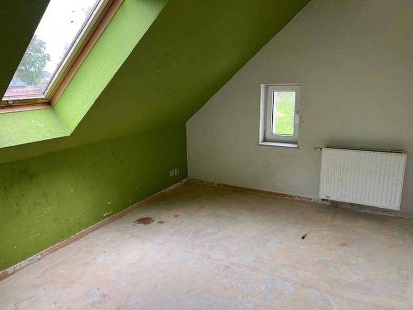 Grosses EFH, 4 Zi., 120 qm, 795 qm Grund, 1.550 € NKM 4 zimmer