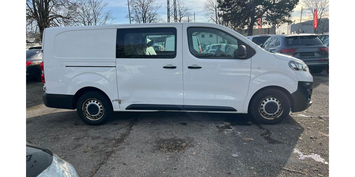 Opel Vivaro 183.000 km 16.900 € München 81243