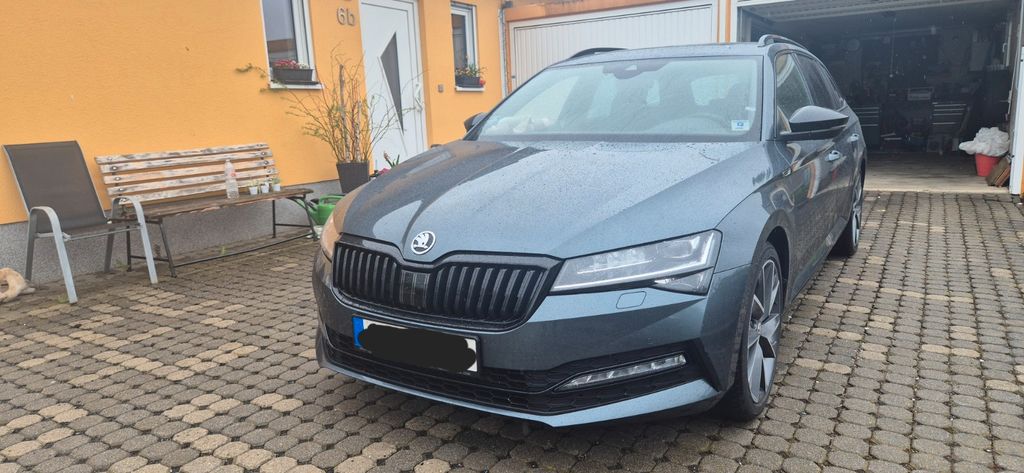 Skoda Superb 89.000 km 29.990 &euro; Bobritzsch-Hilbersdorf 09627