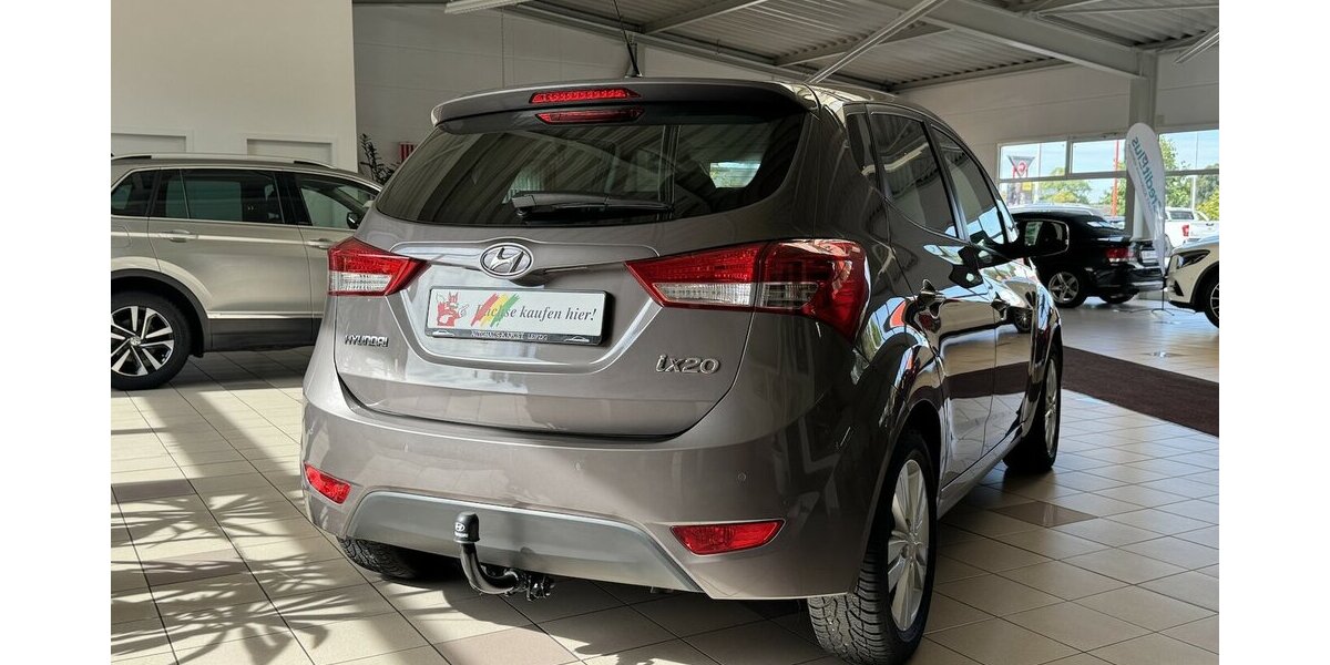 Hyundai ix20 FIFA world Cup Edition Automatik/LEDER/AHK/ 59.985 km 10.990 &euro; Leipzig 04347