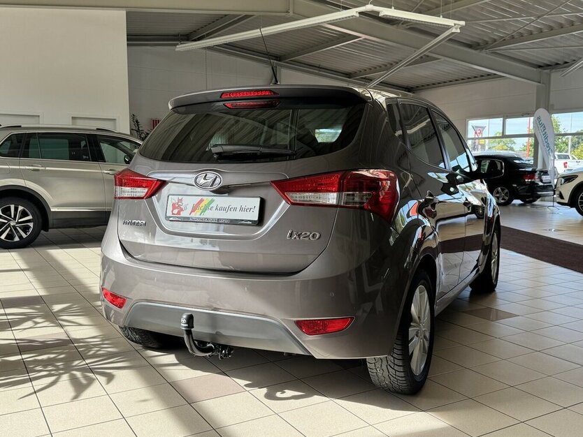 Hyundai ix20 FIFA world Cup Edition Automatik/LEDER/AHK/ 59.985 km 10.990 € Leipzig 04347