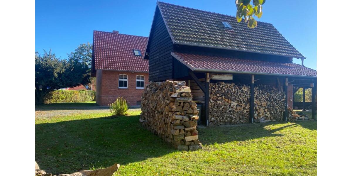 Einfamilienhaus Wittenhagen - 7 Zimmer, 150 m&sup2;, 460.000&euro; | Angebot:27243096
