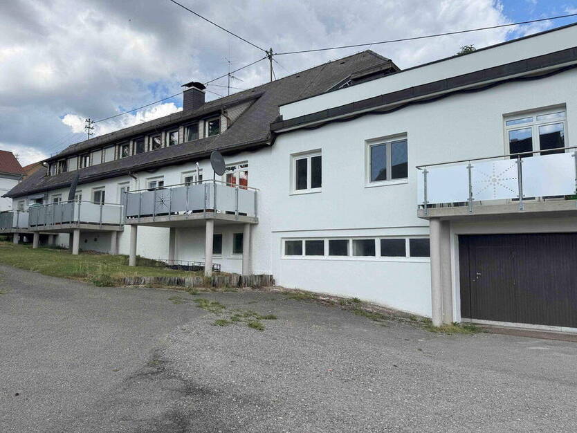 Großzügiges 5-Familienhaus, aktuelle Teilungserklärungen vorhanden, provisionsfrei von privat