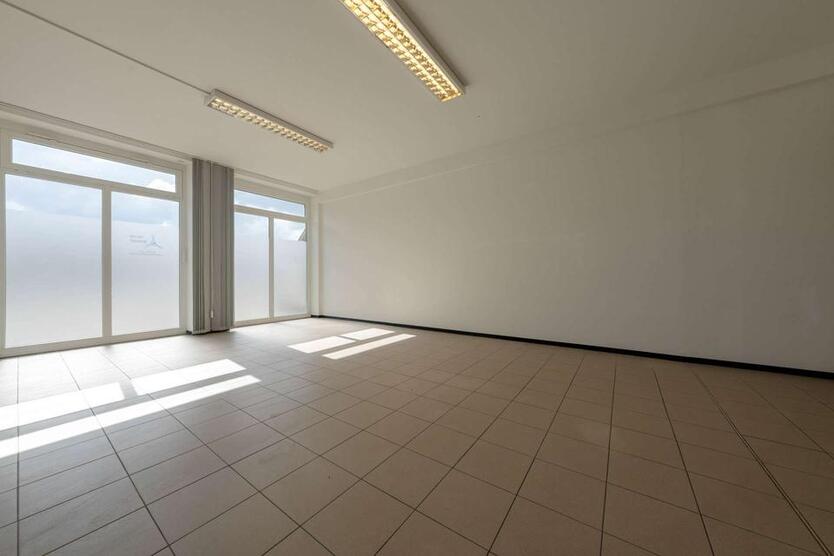 Modernes Ladenlokal oder Bürofläche in verkehrsgünstiger Lage von Südkirchen zimmer