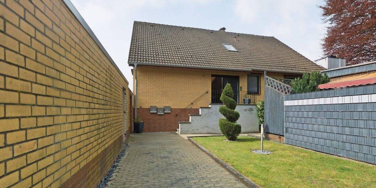 Mehrfamilienhaus, Wohnhaus Neustadt Poggenhagen - 9 Zimmer, 290 m&sup2;, 439.000&euro; | Angebot:26435877