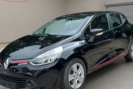 Renault Clio 120.500 km 5.900 &euro; Wilkau-Haßlau 08112