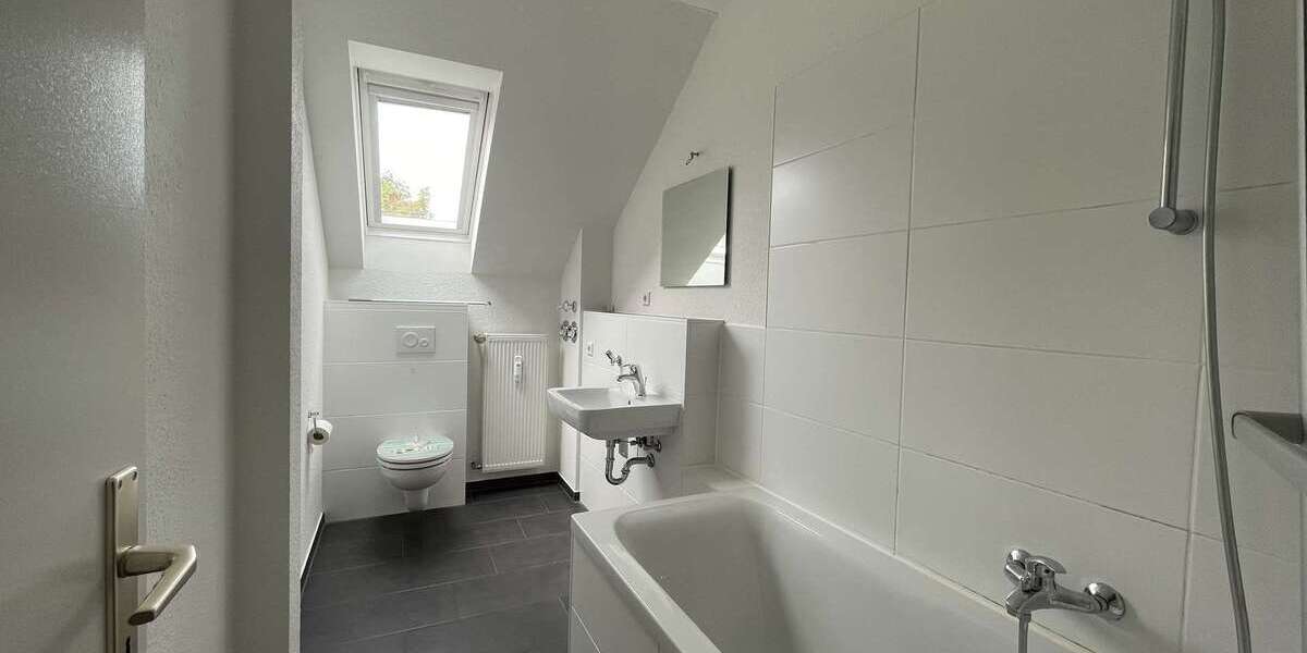 3 Raumwohnung mit modernem Bad in guter Wohnlage von Altchemnitz! 3 zimmer