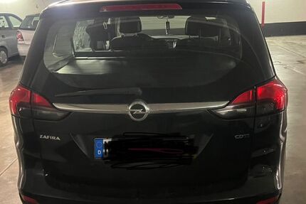 Opel Zafira Tourer 121.321 km 11.700 &euro; München 81477