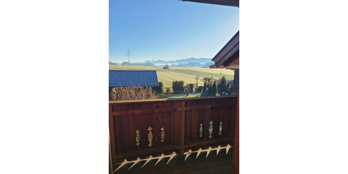 3-Zimmerwohnung im 1.OG mit 2 Balkonen EBK und Kachelofen 3 zimmer