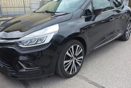 Renault Clio 101.700 km 9.800 &euro; München 81827