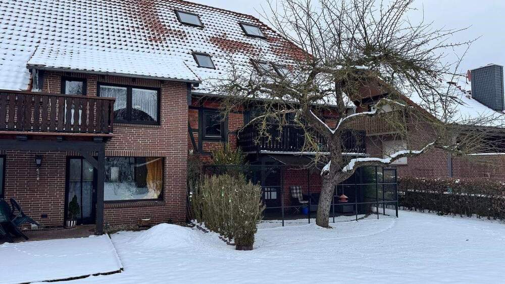 Etagenwohnung Adenbüttel - 5 Zimmer, 143 m&sup2;, 220.000&euro; | Angebot:25251533