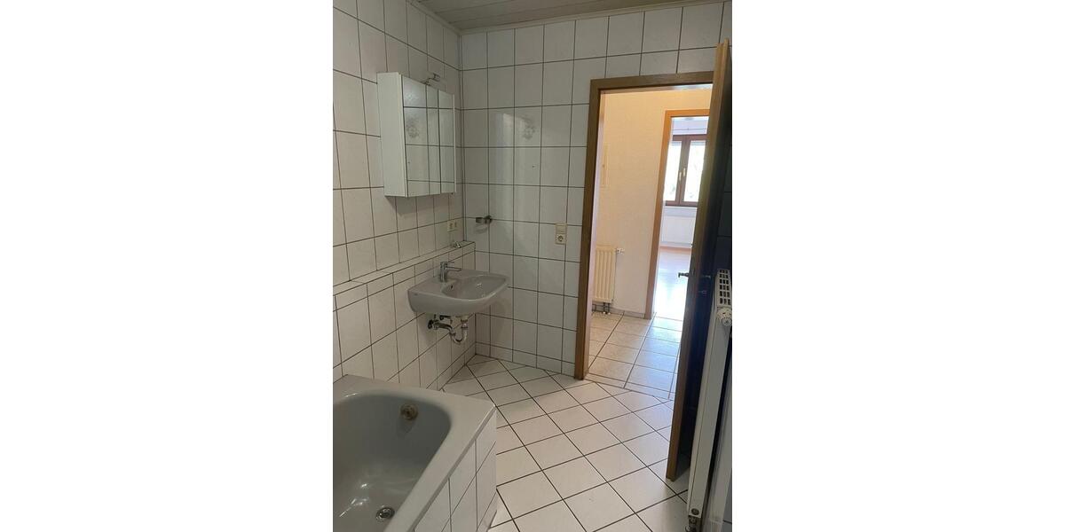 Erdgeschoßwohnung Gundelsheim - 4 Zimmer, 72 m&sup2;, 255.000&euro; | Angebot:27003099