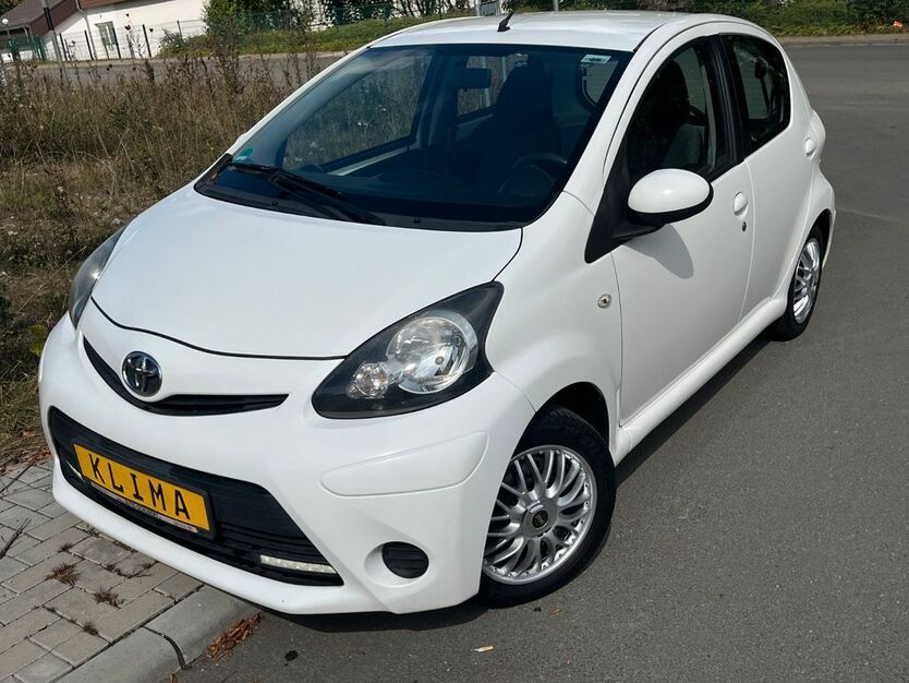 Toyota Aygo (X) 144.000 km 3.990 € Buseck / Oppenrod 35418