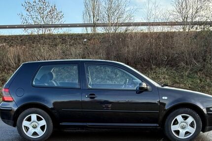 VW Golf 140.000 km 2.800 &euro; Wehretal 37287