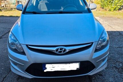 Hyundai i30 59.200 km 5.400 &euro; Rötha 04571