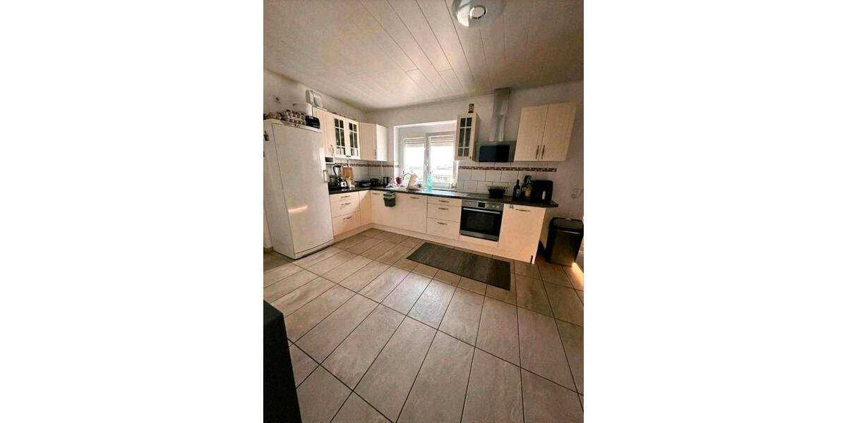 Maisonettenwohnung Hockenheim - 5 Zimmer, 125 m&sup2;, 1.250&euro; | Angebot:26553619