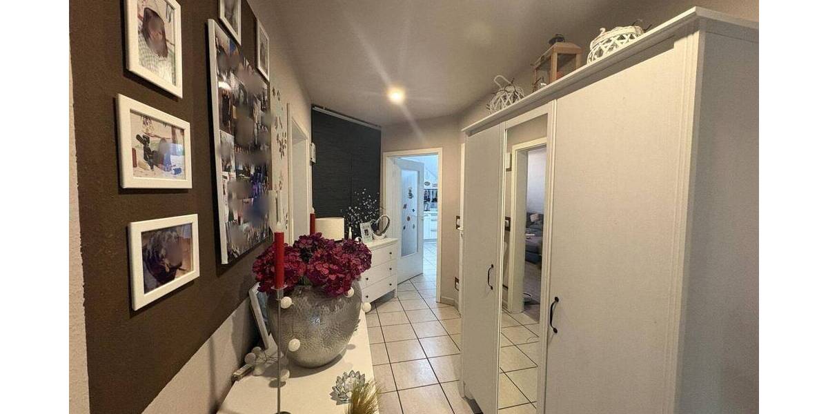 Etagenwohnung Moers Kapellen-Mitte - 3 Zimmer, 110 m&sup2;, 299.000&euro; | Angebot:26092484