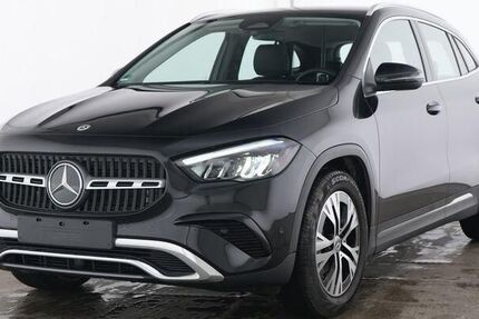 Mercedes-Benz GLA 180 12.100 km 35.210 &euro; Stavenhagen 17153