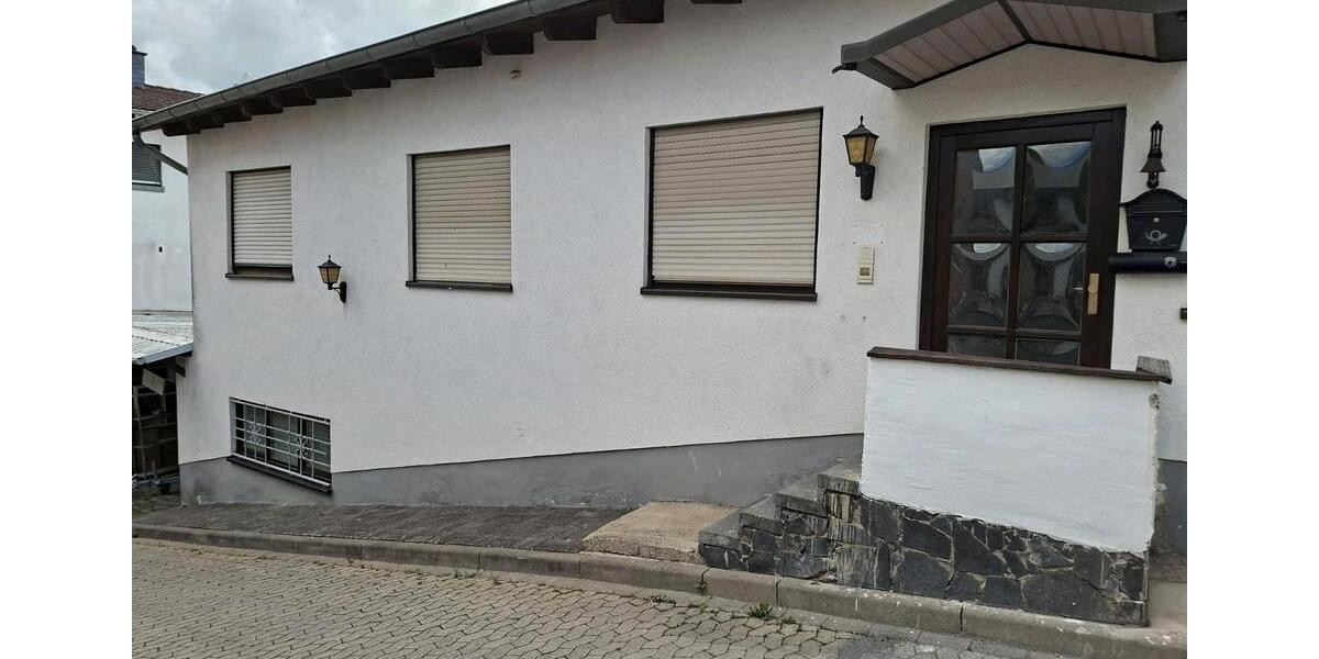 Etagenwohnung Kruft - 7 Zimmer, 180 m&sup2;, 230.000&euro; | Angebot:27157659