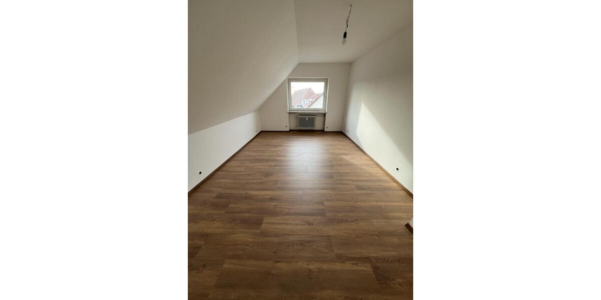 Sanierte 2 Zimmer Dachgeschosswohnung mit Küche und Sauna 2 zimmer