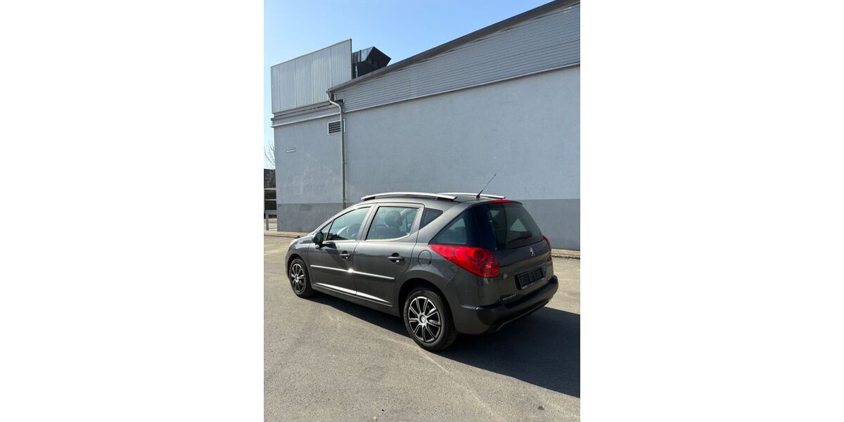 Peugeot 207 153.000 km 2.599 &euro; Elz 65604