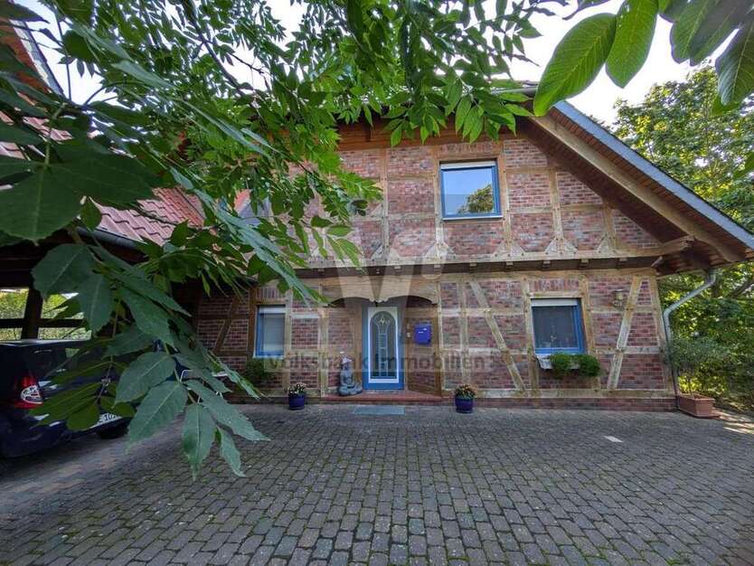 Haus zum Kaufen in Uetze Eltze 395.000 € 200 m²