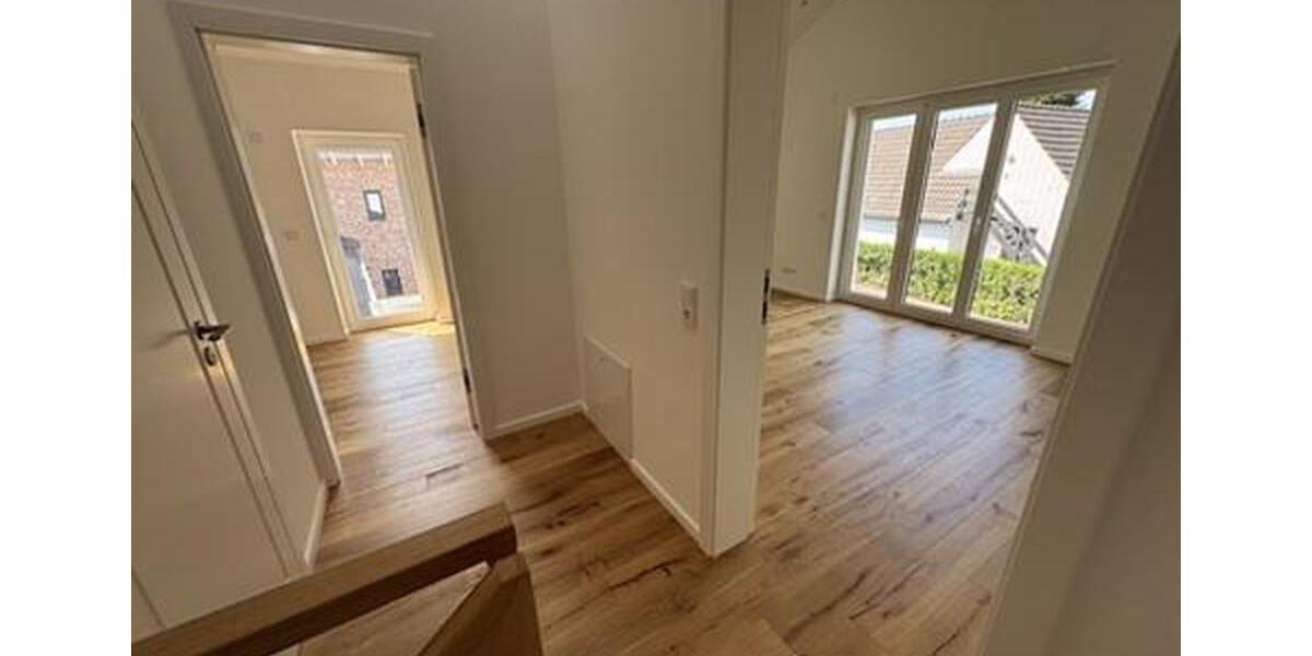 Doppelhaushälfte Düsseldorf Stadtbezirk 5 - 3.5 Zimmer, 100 m&sup2;, 2.500&euro; | Angebot:26276442