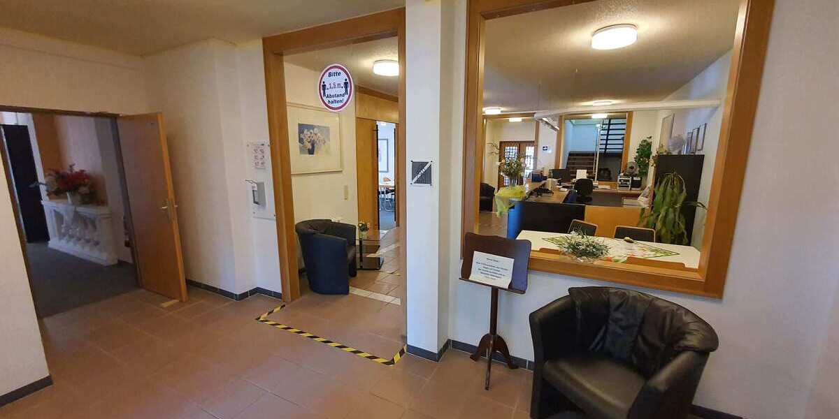 3-Sterne-Hotel mit 30 Zimmern und davor liegenden Baugrundstück 3 zimmer