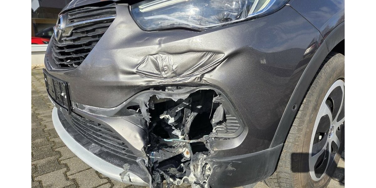 Opel Grandland X 1.2 Start/Stop 120 Jahre Navi/LED 38.696 km 10.900 &euro; Wilsdruff 01723