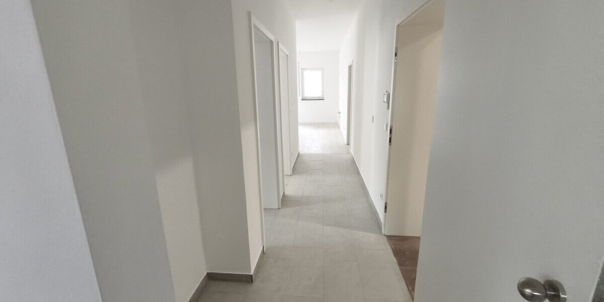 Erstbezug Moderne 4-Zi-Souterrain-Whg WFL 94,5 m² Energiesparhaus QNG Terrasse ab 01.09.2026 zu vermieten! - Etagenwohnung Windischeschenbach | Angebot:27024074