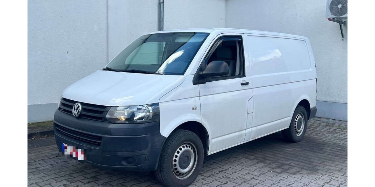 VW T5 Transporter 204.000 km 10.999 &euro; BERLIN 13409