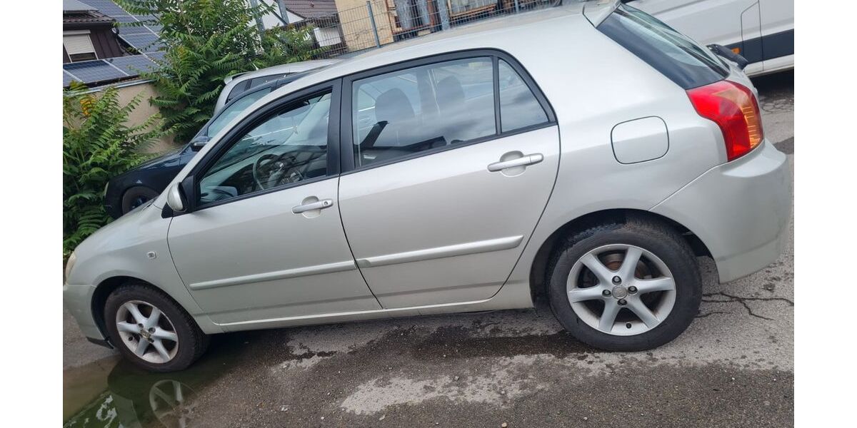 Toyota Corolla 146.000 km 4.850 &euro; Stuttgaft 70372