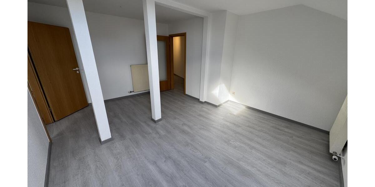 Barrierearmes Wohnen Dachterrasse und Aufzug: 2-Raum Wohnung in der Geraer Innenstadt - Dachgeschoßwohnung Gera Ostviertel | Angebot:26335256