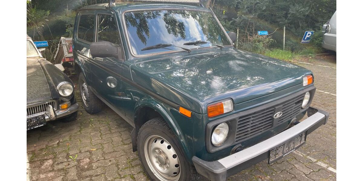 Lada Niva 79.000 km 6.885 &euro; Trebbin 14959