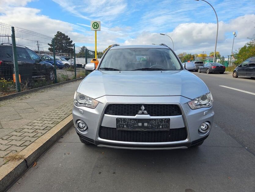 Mitsubishi Outlander 219.361 km 4.499 € Berlin 13597