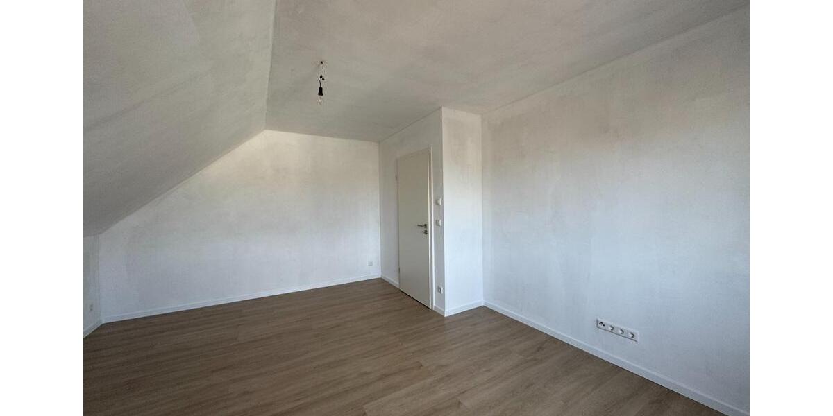 Dachgeschoßwohnung Gütersloh Avenwedde - 3.5 Zimmer, 78 m&sup2;, 780&euro; | Angebot:25384575