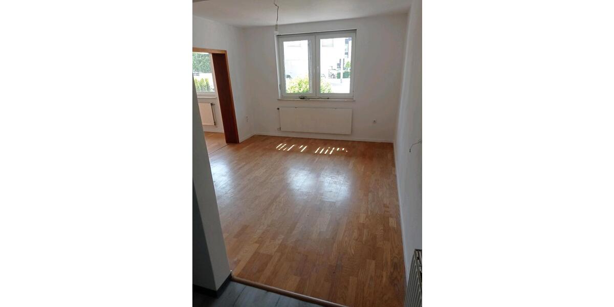 Erdgeschoßwohnung Teublitz - 3 Zimmer, 90 m&sup2;, 750&euro; | Angebot:26024587