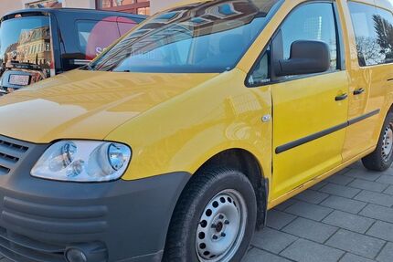 VW Caddy 92.815 km 3.990 &euro; Tangermünde 39590
